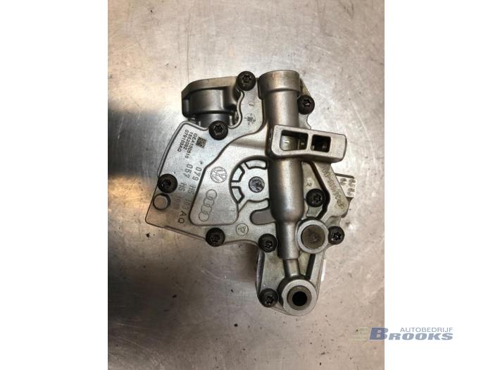 Gebruikte Oliepomp Audi RS 5 (8F7) 4.2 V8 32V Prijs € 200,00 Margeregeling aangeboden door Autobedrijf Brooks
