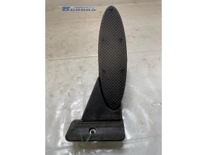 Gebruikte Gaspedaal Mini Mini (R56) 1.6 16V Cooper Prijs € 40,00 Margeregeling aangeboden door Autobedrijf Brooks