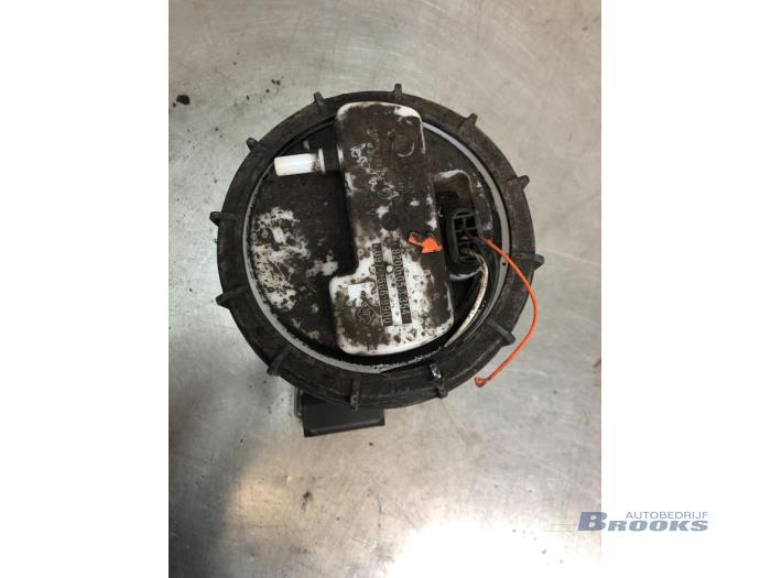 Gebruikte Tank element Pomp Renault Twingo (C06) 1.2 Prijs € 25,00 Margeregeling aangeboden door Autobedrijf Brooks