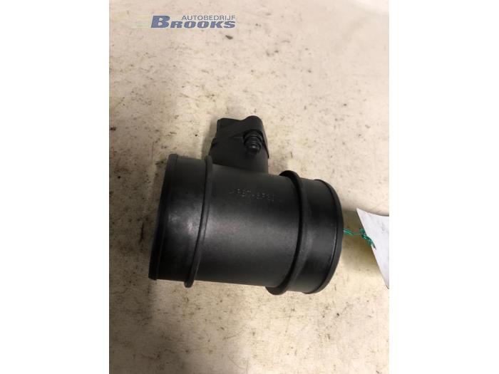 Gebruikte Luchtmassameter Opel Astra G (F70) 2.0 DI 16V Prijs € 37,50 Margeregeling aangeboden door Autobedrijf Brooks