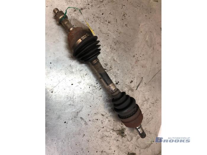 Gebruikte Cardanas links-voor (VWA) Opel Astra G (F70) 2.0 DI 16V Prijs € 10,00 Margeregeling aangeboden door Autobedrijf Brooks
