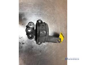 Gebruikte Motorrubber Opel Zafira (M75) 1.8 16V Ecotec Prijs € 15,00 Margeregeling aangeboden door Autobedrijf Brooks