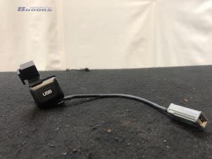 Gebruikte USB stekker Honda Accord (CU) 2.0 i-VTEC 16V Prijs € 25,00 Margeregeling aangeboden door Autobedrijf Brooks