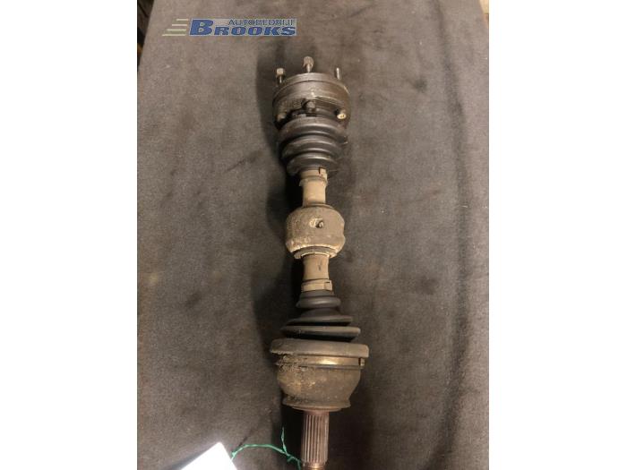 Gebruikte Aandrijfas links-voor Fiat Bravo (182A) 1.8 GT 16V Prijs € 10,00 Margeregeling aangeboden door Autobedrijf Brooks
