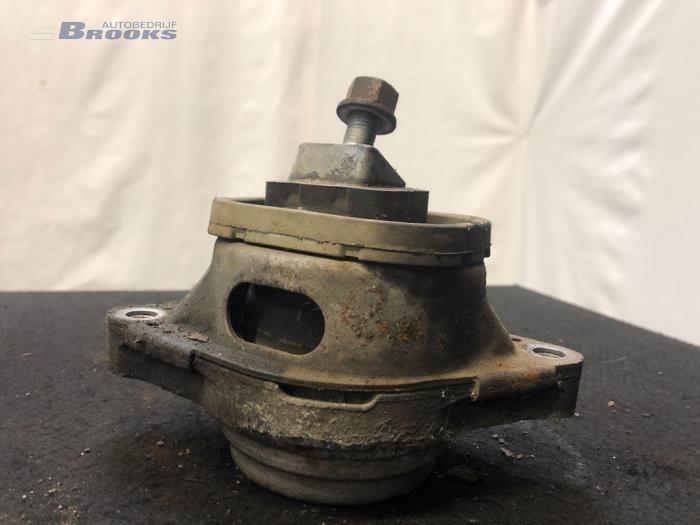 Gebruikte Motorrubber Landrover Range Rover III (LM) 4.4 V8 32V Prijs € 30,00 Margeregeling aangeboden door Autobedrijf Brooks