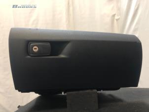 Gebruikte Dashboardkastje BMW 3 serie (F30) 320d 2.0 16V EfficientDynamicsEdition Prijs € 60,00 Margeregeling aangeboden door Autobedrijf Brooks