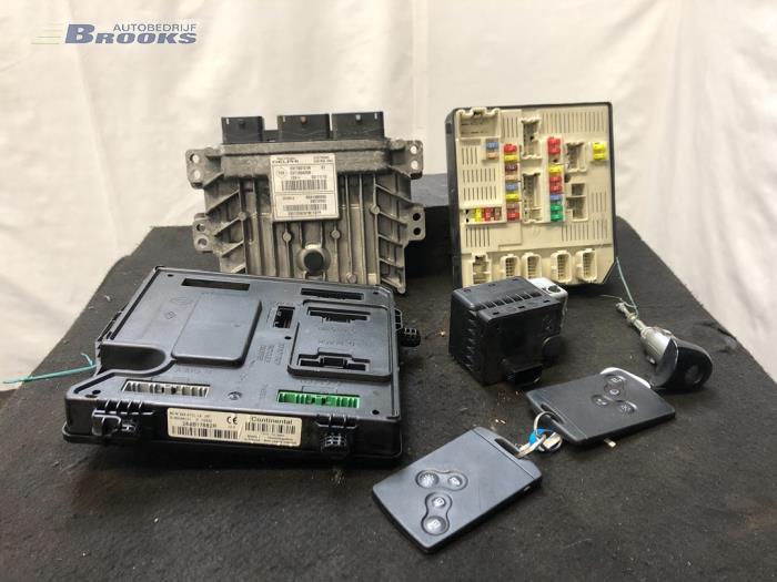 Gebruikte Computer Motormanagement Renault Megane III Grandtour (KZ) 1.5 dCi 90 Prijs € 250,00 Margeregeling aangeboden door Autobedrijf Brooks