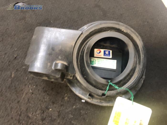 Tank Klep van een Peugeot 308 SW (4E/H) 1.6 16V THP 155 2011