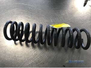 Gebruikte Schroefveer voor Mercedes E Combi (S124) 280 TE 24V Prijs € 20,00 Margeregeling aangeboden door Autobedrijf Brooks