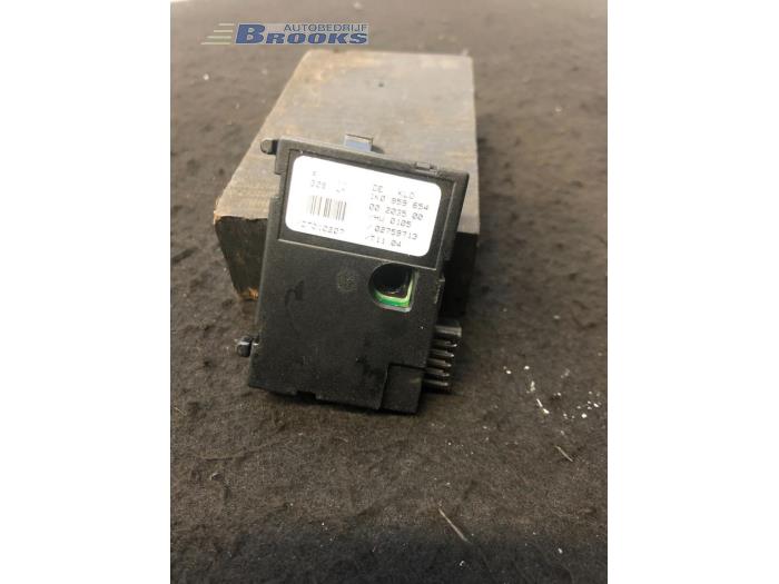 Gebruikte Gier sensor Volkswagen Golf Plus (5M1/1KP) 1.6 FSI 16V Prijs € 5,00 Margeregeling aangeboden door Autobedrijf Brooks