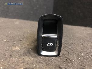 Gebruikte Elektrisch Raam Schakelaar Porsche Panamera (970) 3.0 D V6 24V Prijs € 20,00 Margeregeling aangeboden door Autobedrijf Brooks