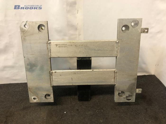 Gebruikte Subframe Porsche Panamera (970) 3.0 D V6 24V Prijs € 100,00 Margeregeling aangeboden door Autobedrijf Brooks