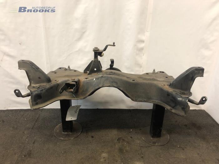 Gebruikte Subframe Peugeot 206+ (2L/M) 1.4 XS Prijs € 50,00 Margeregeling aangeboden door Autobedrijf Brooks