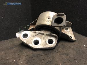 Gebruikte Motorrubber Opel Corsa D 1.3 CDTi 16V ecoFLEX Prijs € 20,00 Margeregeling aangeboden door Autobedrijf Brooks