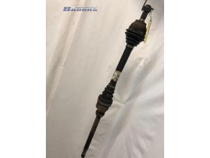 Gebruikte Cardanas rechts-voor (VWA) Peugeot 308 SW (4E/H) 1.6 16V THP 155 Prijs € 50,00 Margeregeling aangeboden door Autobedrijf Brooks