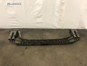 Gebruikte Bumperbalk voor Peugeot 308 SW (4E/H) 1.6 16V THP 155 Prijs € 30,00 Margeregeling aangeboden door Autobedrijf Brooks