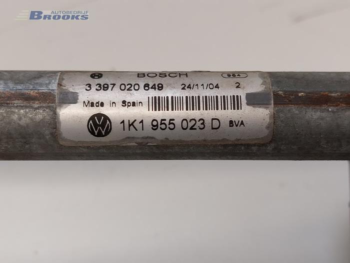 Ruitenwismotor+Mechaniek van een Volkswagen Golf V (1K1) 1.6 FSI 16V 2005