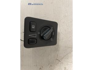 Gebruikte Licht Schakelaar Saab 9-5 Estate (YS3E) 1.9 TiD 16V Prijs € 40,00 Margeregeling aangeboden door Autobedrijf Brooks