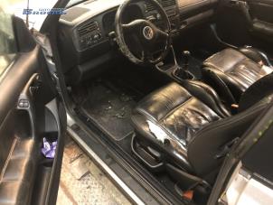 Gebruikte Stijlbekleding midden-rechts Volkswagen Golf III Cabrio (1E) 1.8,Avantgarde Prijs € 15,00 Margeregeling aangeboden door Autobedrijf Brooks