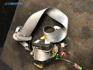 Gebruikte Veiligheidsgordel rechts-voor Chevrolet Kalos (SF48) 1.2 Prijs € 30,00 Margeregeling aangeboden door Autobedrijf Brooks