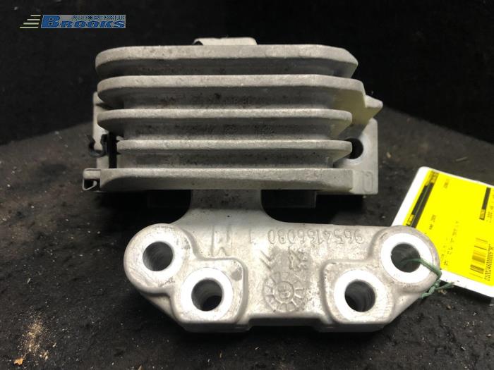 Gebruikte Motorsteun Peugeot 207/207+ (WA/WC/WM) 1.4 16V Vti Prijs € 20,00 Margeregeling aangeboden door Autobedrijf Brooks