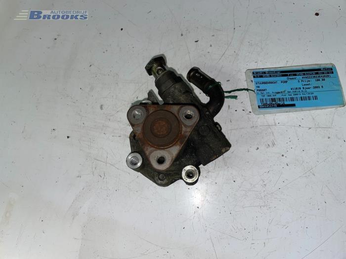 Gebruikte Pomp Servo Volkswagen Passat Variant (3B6) 1.9 TDI 130 Prijs € 15,00 Margeregeling aangeboden door Autobedrijf Brooks