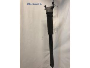 Gebruikte Schokdemper links-achter Mercedes A (177.0) 1.3 A-200 Turbo 16V Prijs € 40,00 Margeregeling aangeboden door Autobedrijf Brooks