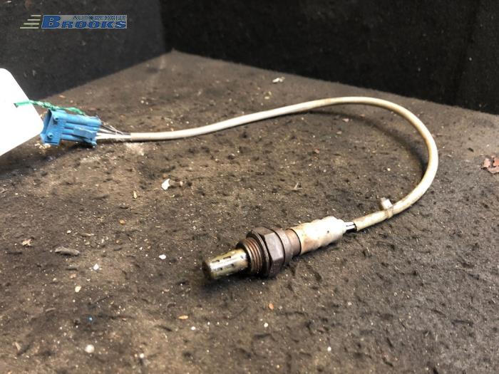Gebruikte Lambda Sonde Peugeot 1007 (KM) 1.4 Prijs € 15,00 Margeregeling aangeboden door Autobedrijf Brooks