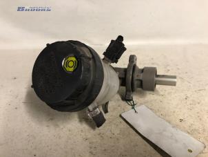 Gebruikte Rempomp Volvo S40 (VS) 1.6 16V Prijs € 25,00 Margeregeling aangeboden door Autobedrijf Brooks