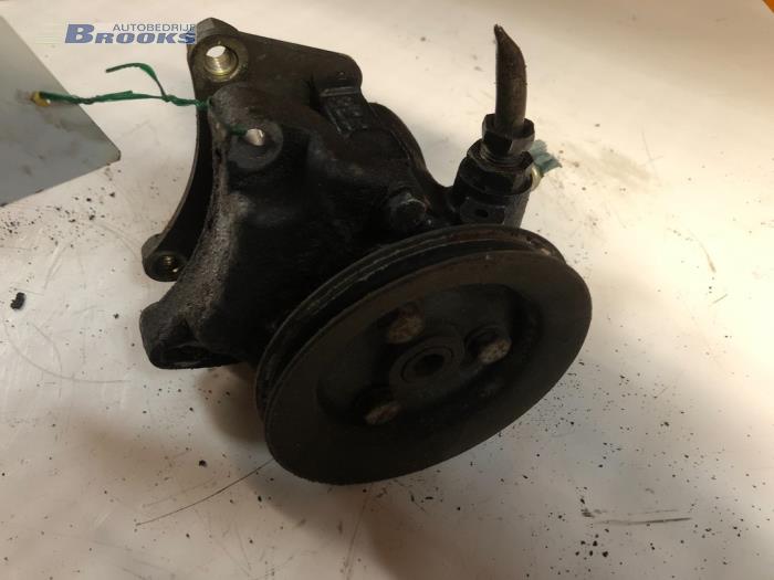 Gebruikte Stuurpomp Alfa Romeo 146 (930B) 1.4 ie Prijs € 15,00 Margeregeling aangeboden door Autobedrijf Brooks
