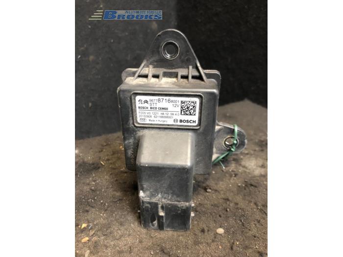Gebruikte Start/Stop computer Peugeot 308 SW (L4/L9/LC/LJ/LR) 1.6 BlueHDi 120 Prijs € 15,00 Margeregeling aangeboden door Autobedrijf Brooks