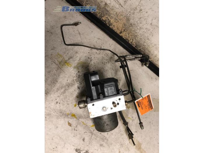 Gebruikte ABS Pomp Ford Mondeo III Wagon 2.0 TDCi/TDDi 115 16V Prijs € 25,00 Margeregeling aangeboden door Autobedrijf Brooks