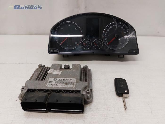 Gebruikte Kontaktslot + computer Volkswagen Golf V (1K1) 2.0 TDI DPF Prijs € 100,00 Margeregeling aangeboden door Autobedrijf Brooks