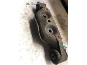 Gebruikte Versnellingsbak Steun Subaru Legacy Wagon (BH) 2.0 16V Prijs € 15,00 Margeregeling aangeboden door Autobedrijf Brooks