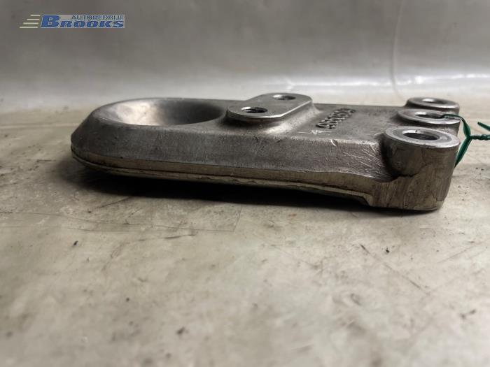 Motorsteun van een Daewoo Tacuma 1.6 16V 2007