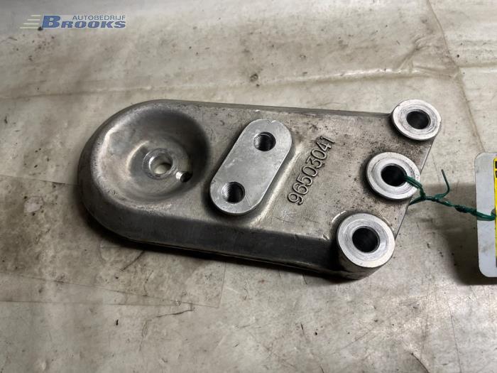 Motorsteun van een Daewoo Tacuma 1.6 16V 2007