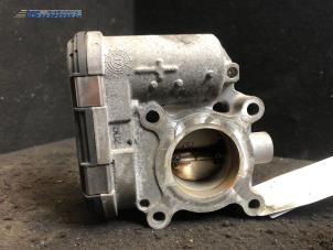 Gebruikte Gasklephuis Mercedes A (177.0) 1.3 A-200 Turbo 16V Prijs € 50,00 Margeregeling aangeboden door Autobedrijf Brooks