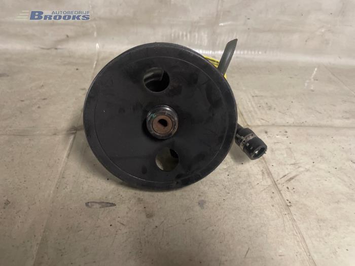 Gebruikte Pomp Servo Volvo V40 (VW) 1.8 16V Prijs € 15,00 Margeregeling aangeboden door Autobedrijf Brooks