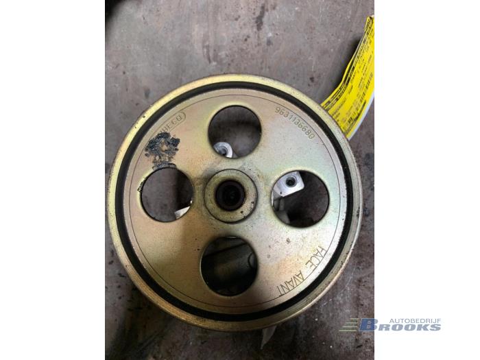 Gebruikte Servopomp Citroen Xsara (N1) 1.6i Prijs € 15,00 Margeregeling aangeboden door Autobedrijf Brooks
