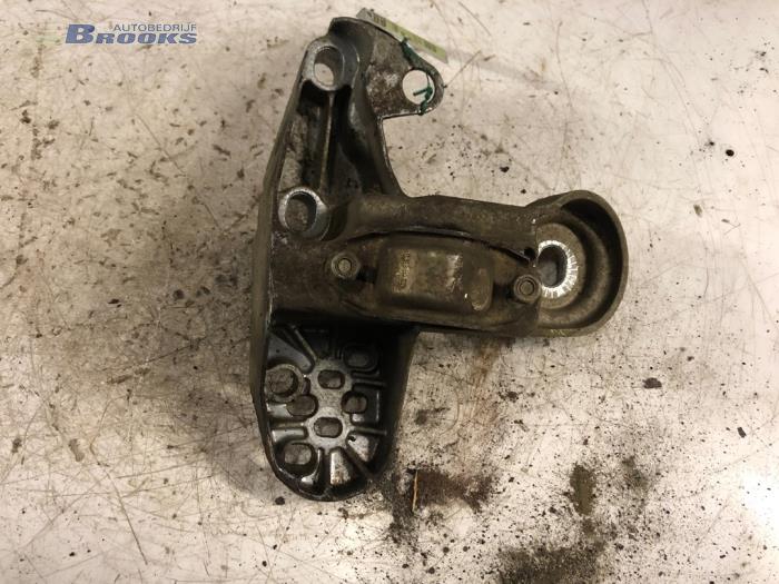 Gebruikte Motorrubber Audi A4 (B5) 1.6 Prijs € 15,00 Margeregeling aangeboden door Autobedrijf Brooks