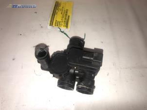 Gebruikte Waterpomp Mercedes E (W211) 3.2 E-320 CDI 24V Prijs € 25,00 Margeregeling aangeboden door Autobedrijf Brooks