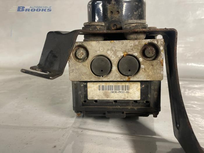 ABS Pomp van een Ford Focus 1 Wagon 1.4 16V 2000