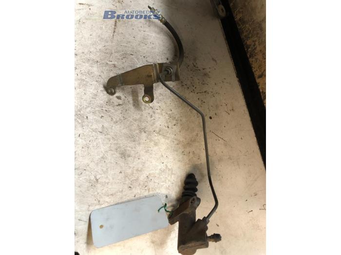 Gebruikte Koppeling Hulp Cilinder Mazda 323 Fastbreak (BJ14) 1.5 LX,GLX 16V Prijs € 15,00 Margeregeling aangeboden door Autobedrijf Brooks