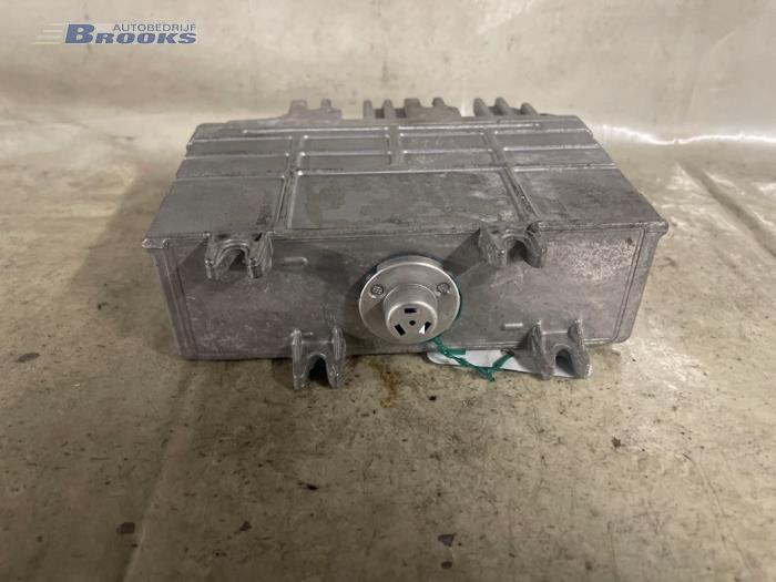 Computer Motormanagement van een Volkswagen Vento (1H2) 1.8 i 1995