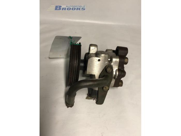 Gebruikte Servopomp Hyundai Lantra/Elantra II Wagon 1.5 GL,GLS 12V Prijs € 15,00 Margeregeling aangeboden door Autobedrijf Brooks