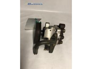 Gebruikte Pomp Servo Hyundai Lantra/Elantra II Wagon 1.5 GL,GLS 12V Prijs € 15,00 Margeregeling aangeboden door Autobedrijf Brooks