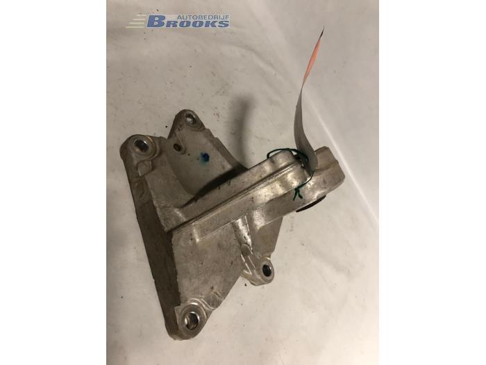Gebruikte Motorsteun Citroen Xsara Picasso (CH) 1.8 16V Prijs € 10,00 Margeregeling aangeboden door Autobedrijf Brooks