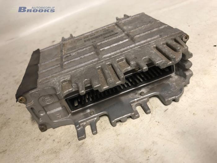 Gebruikte Computer Motormanagement Volkswagen Polo III (6N1) 1.4i 60 Prijs € 37,50 Margeregeling aangeboden door Autobedrijf Brooks