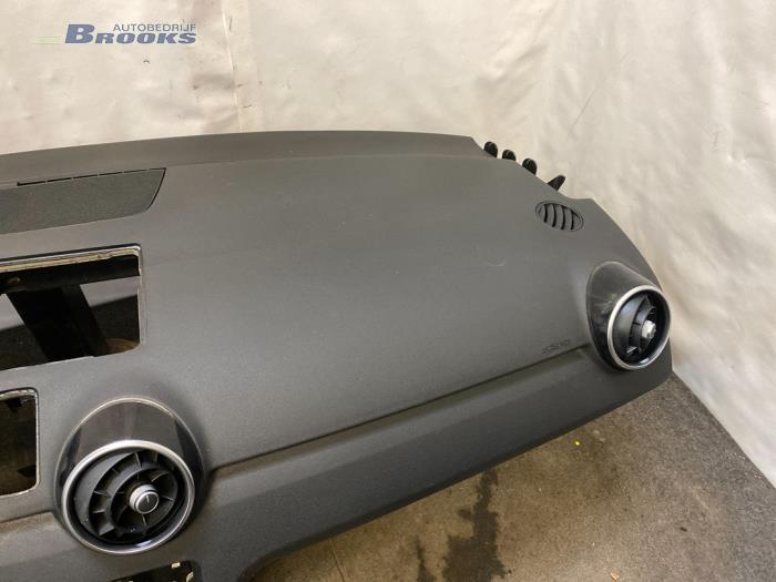 Dashboard Audi A1 Sportback 1.4 TFSI 16V 122 8XB85700324A