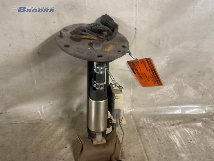 Gebruikte Tank element Pomp Hyundai Accent II/Excel II/Pony 1.3i 12V Prijs € 10,00 Margeregeling aangeboden door Autobedrijf Brooks